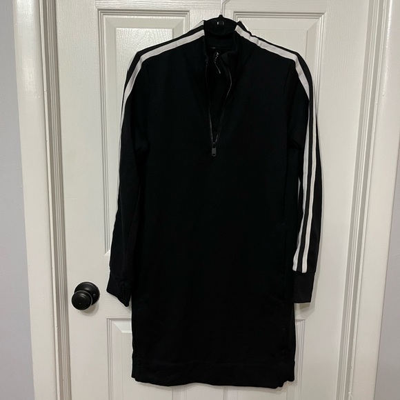 ATHLETA Crosstown Track Dress Black white stripe size small - Picture 4 of 8